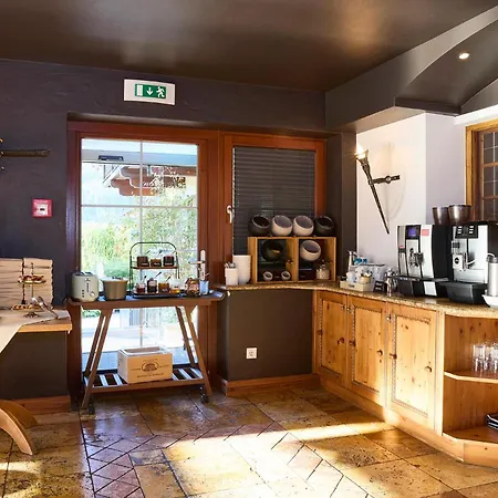 Отель Hubertus 4*